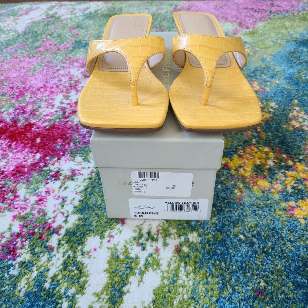 Like New - Marc Fisher Yellow sandals 👡 kitten heels - Picture 7 of 12